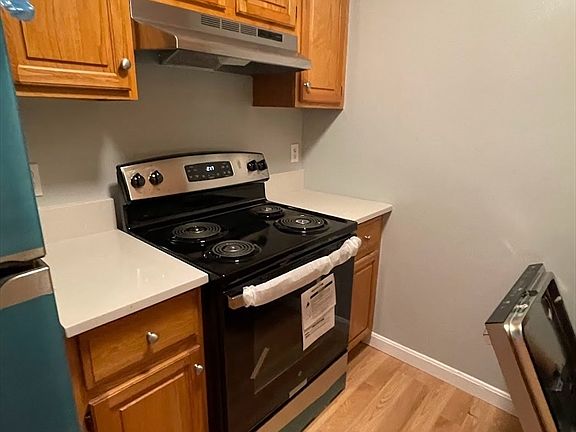 3rd image of 180 Main St APT B32