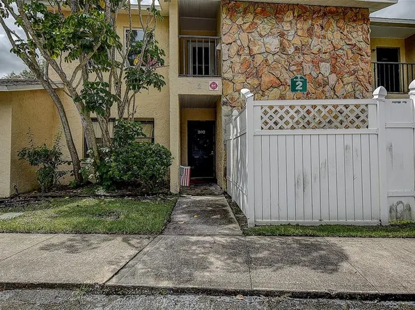 6301 58th St N APT 205, Pinellas Park, FL 33781