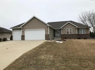 1004 27th St SW, Austin, MN 55912