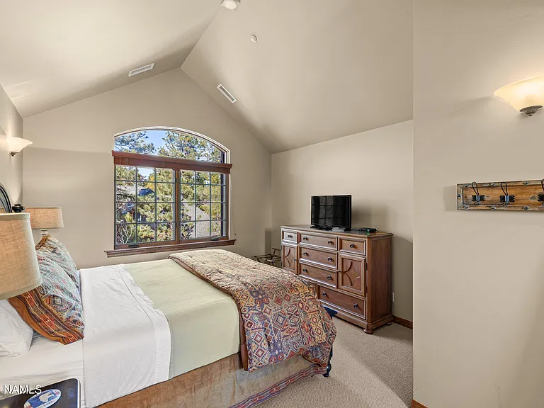 1704 E Trade Winds Ct — Photo 24