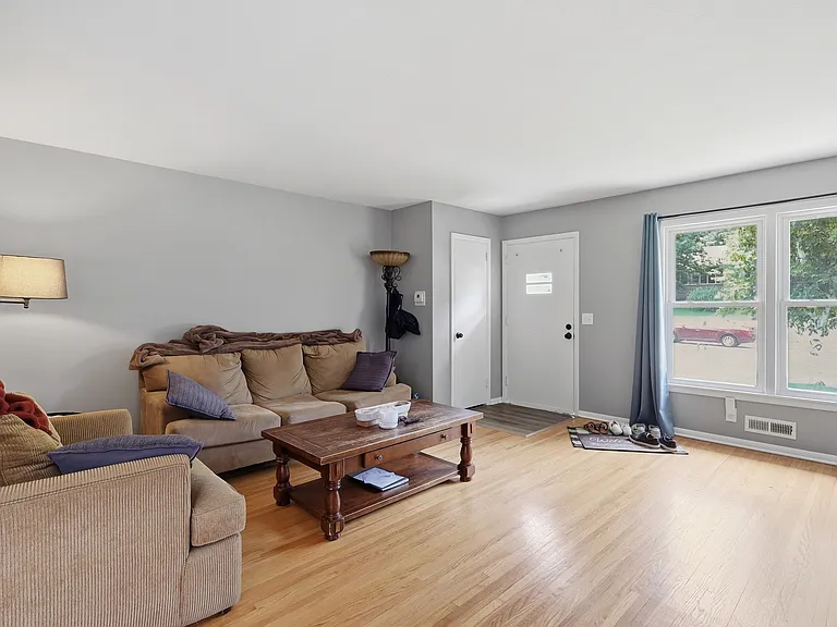 5809 Xerxes Ave S — Photo 2
