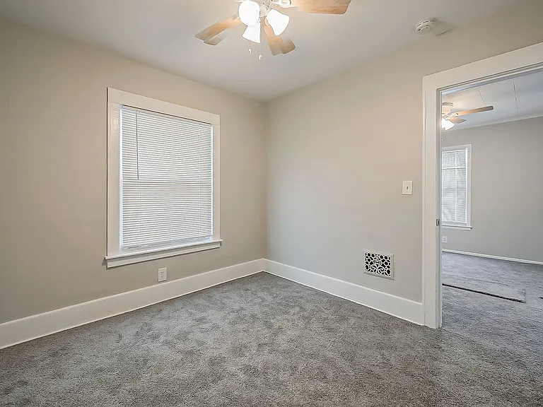 245 S Edith St — Photo 12