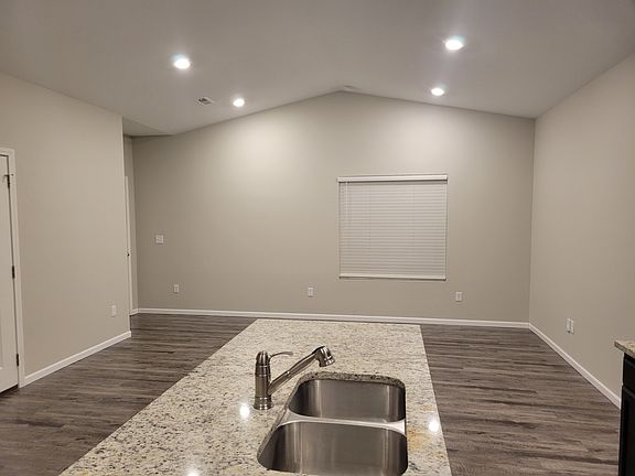 3rd image of 1305 N Azena St