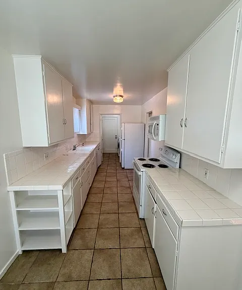 2040 Wellesley St #2040 — Photo 10
