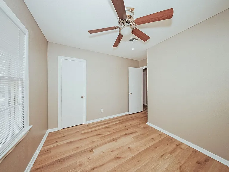2610 NW Lindy Ave — Photo 21