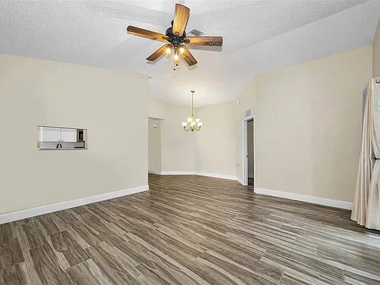 4638 Sheffield Dr — Photo 5
