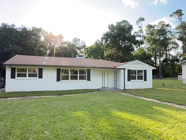 501 Mills Ave — Photo 28