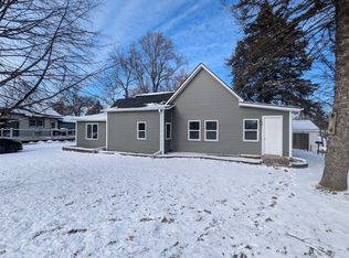 221 S Oak Park Ave, Colfax, IA 50054
