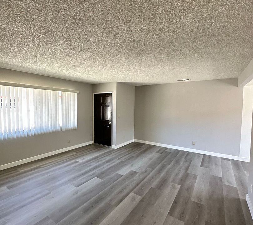 1st image of 1034-1036 Carob Way #1-14