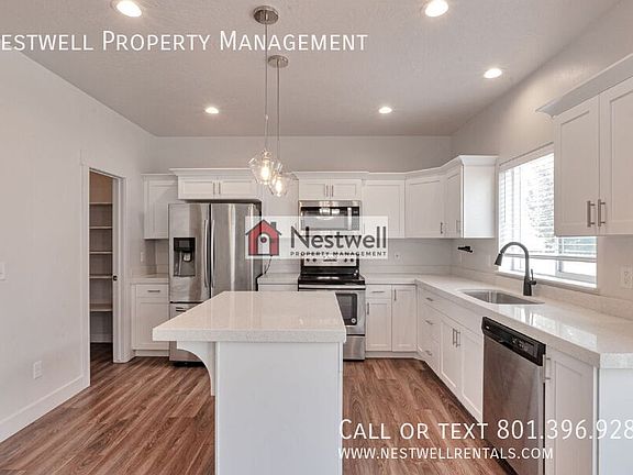 4th image of 7499 N Hutch Ln