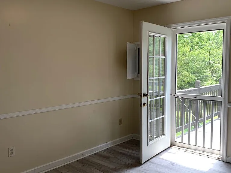 208 Woodbine Dr — Photo 14