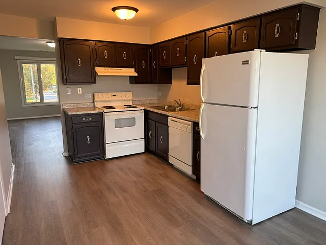 1040 Camellia Drive - 4 — Photo 4