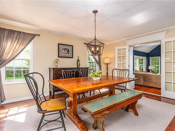 4th image of 60 Cranwood Ln