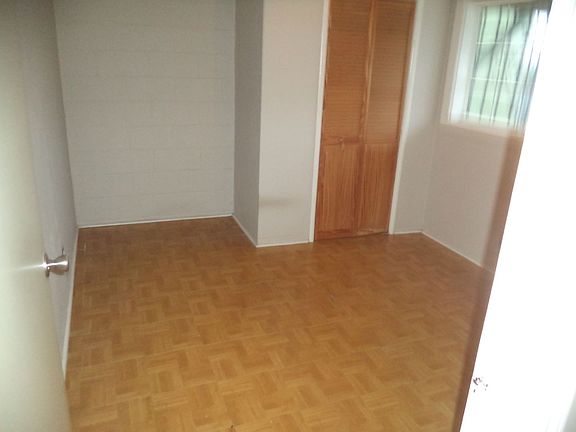 3rd image of 3952 Franklin Blvd