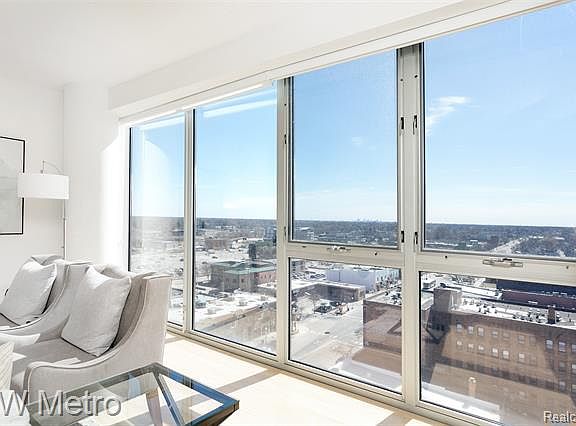 5th image of 432 S Washington Ave Unit 1005