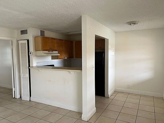 4th image of 95 NE 41st St APT I141