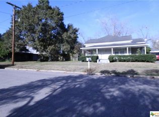 106 W Prairie Ave, Eagle Lake, TX 77434