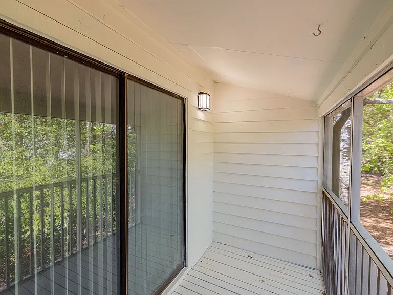 Eller Mount Pleasant — Photo 40