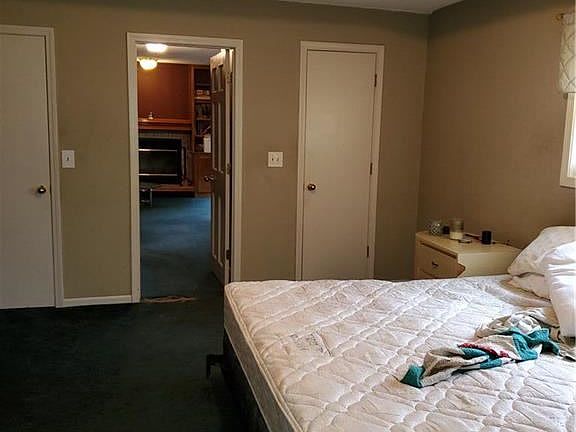 5th image of 207 S 1st St