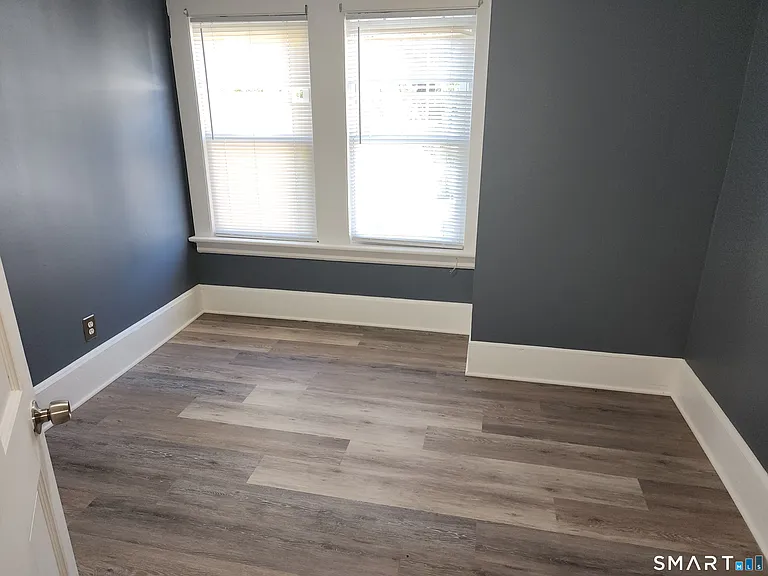 204 Minerva St — Photo 9