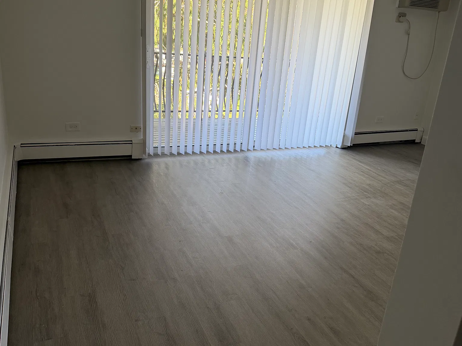 2 bed, 975 sqft, $1,800 — Photo 2
