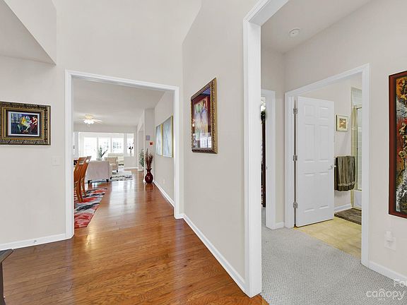 3rd image of 4029 Twiddy St