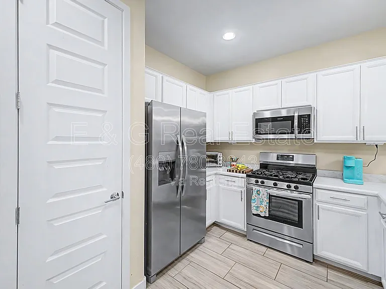 5816 N 90th Dr — Photo 11