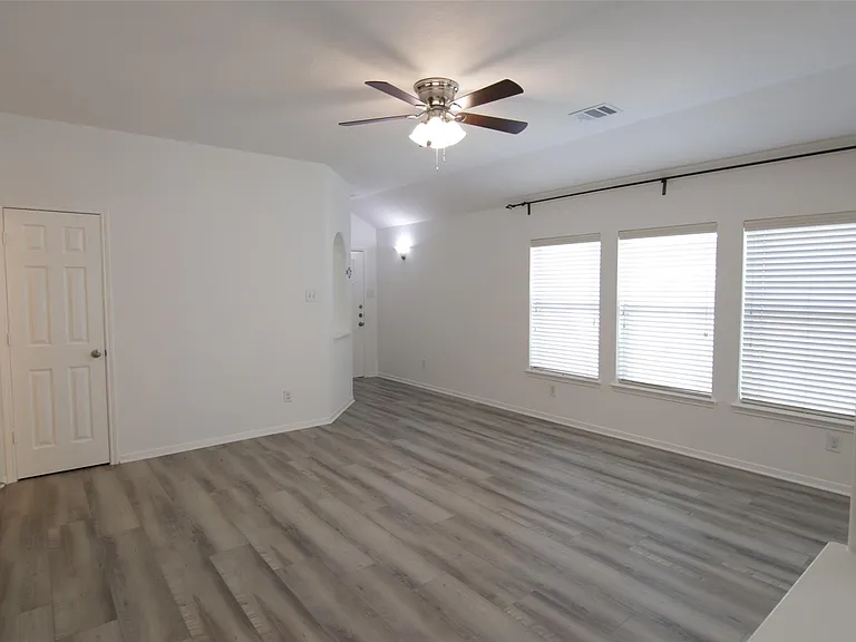 25118 Hazel Ranch Dr — Photo 4