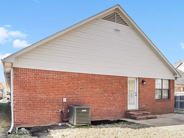 3800 Lake Village Cv — Photo 16