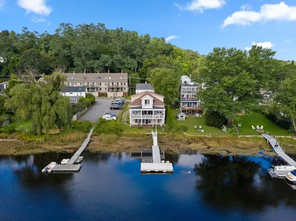 26 Merrimac St, Amesbury, MA 01913