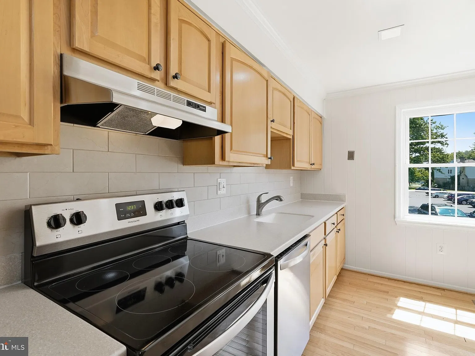 3 bed, 3.5 bath, 1232 sqft, $2,750 — Photo 4