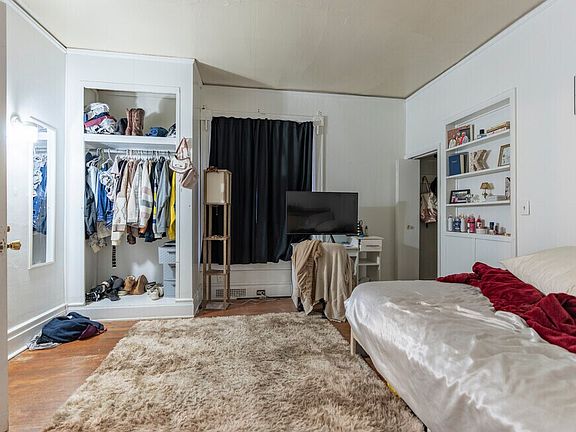 4th image of 812 Mary St APT 2