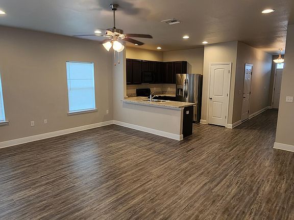 3rd image of 5849 Callaway Cir