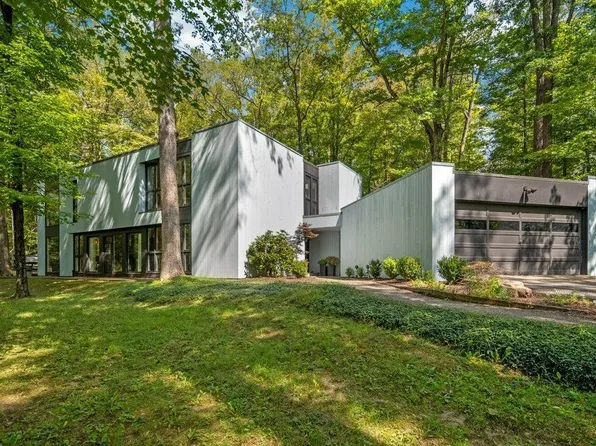 220 Devon Rd, Ithaca, NY 14850