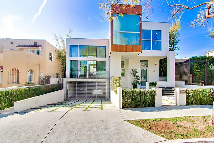 8822 Rangely Ave — Photo 2