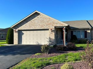 251 Woodvale Dr, Chambersburg, PA 17201