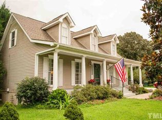 16 Troy Dr, Fuquay Varina, NC 27526