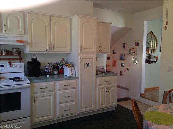 3rd image of 28100 Gardenia Dr