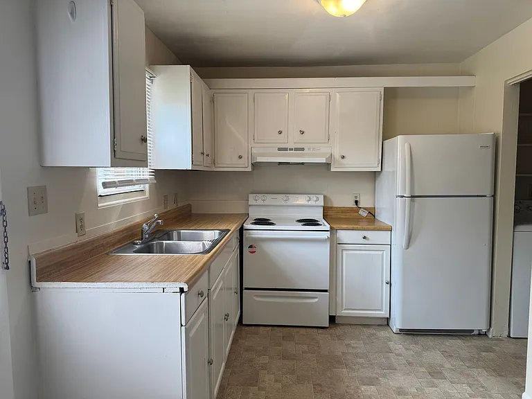 423 S Main St — Photo 5