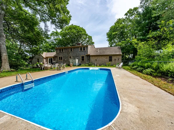 14 Oxner Road, Centerville, MA 02632