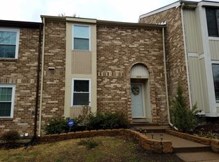 8802 Ridge Hollow Ct, Springfield, VA 22152