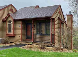 25 Oak Glen Dr, Galena, IL 61036