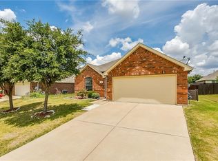 204 Thoroughbred St, Waxahachie, TX 75165