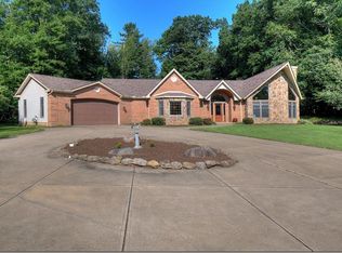 9136 Avery Rd, Broadview Heights, OH 44147