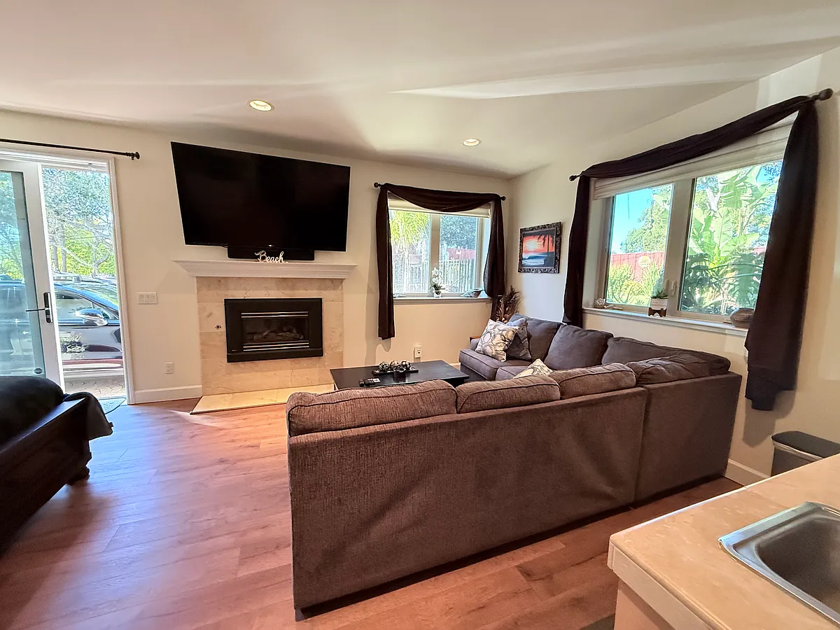 Building Photo - 431 Vista Del Mar Dr