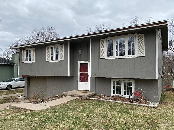 2nd image of 1002 Timber Ln