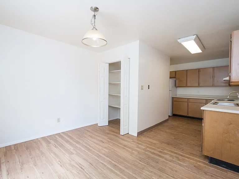 1720 Azalea Ct #4 — Photo 3