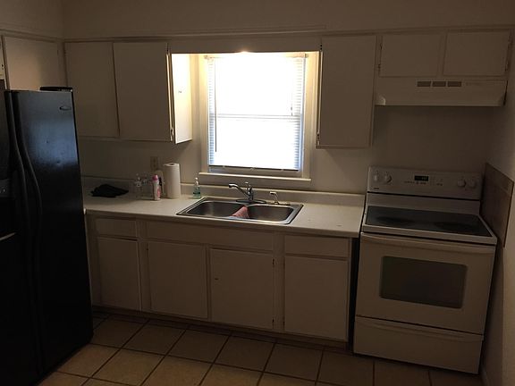 2nd image of 466 Cedar Glen Dr