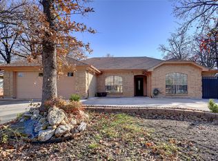 6744 Inwood Dr, North Richland Hills, TX 76182