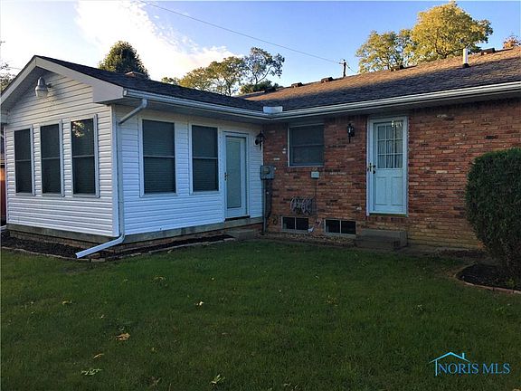 2nd image of 101 Hidden Cove Ct